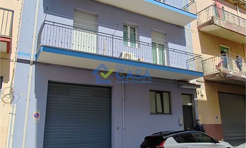Ampio appartamento in piccolo stabile