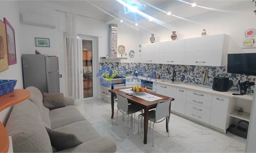 Appartamento centrale riistrutturato in piccolo stabile