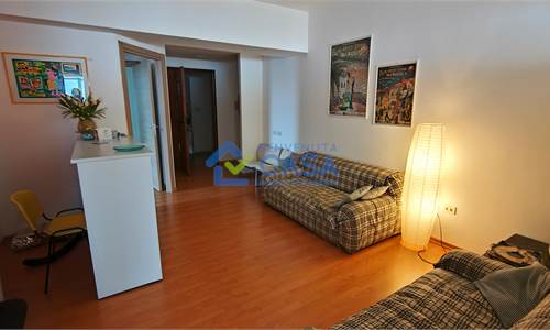 Ampio appartamento uso ufficio